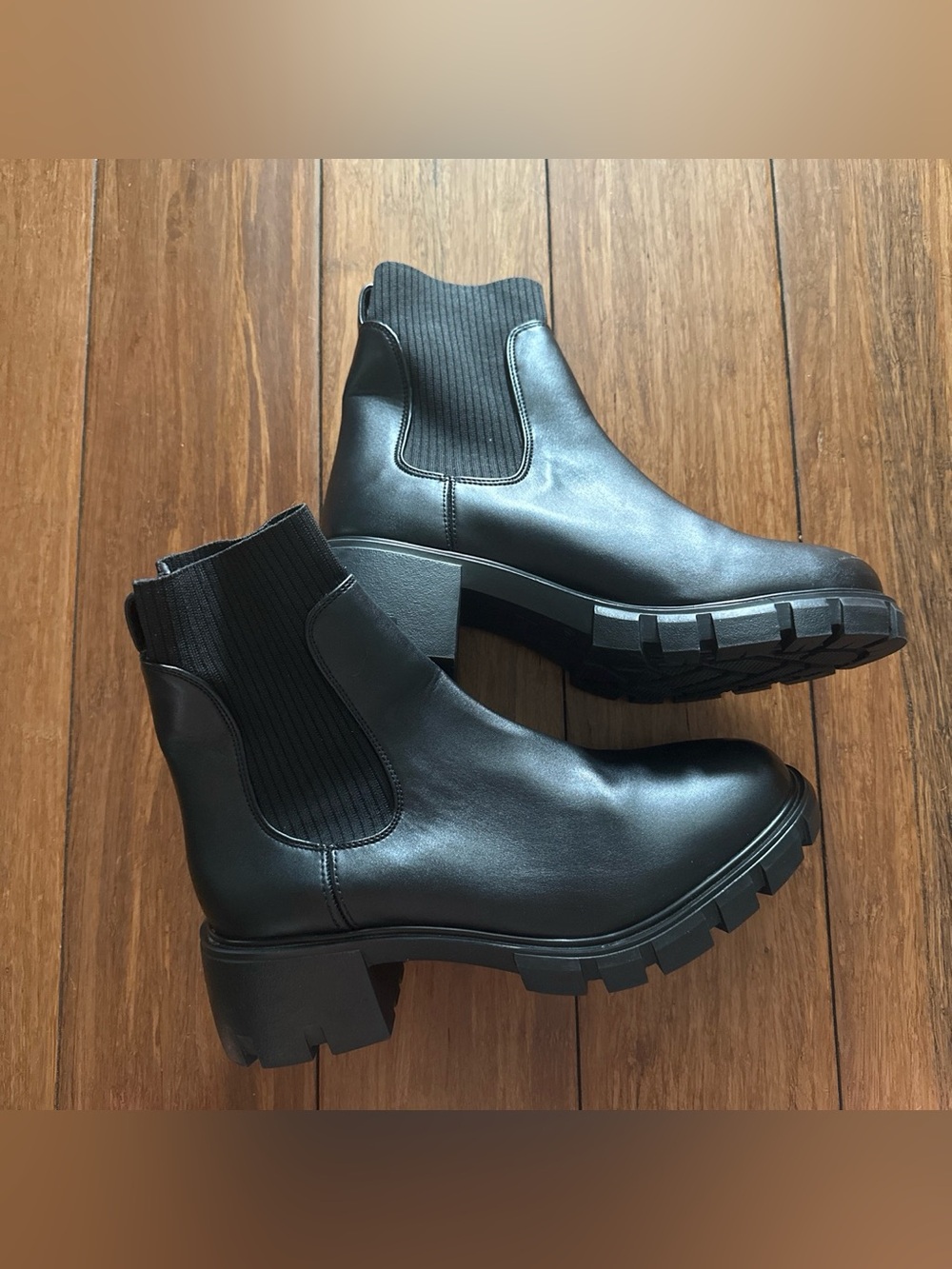 Steve Madden Hayle Black Chunky Platform Chelsea Boots Size 10 NWOT